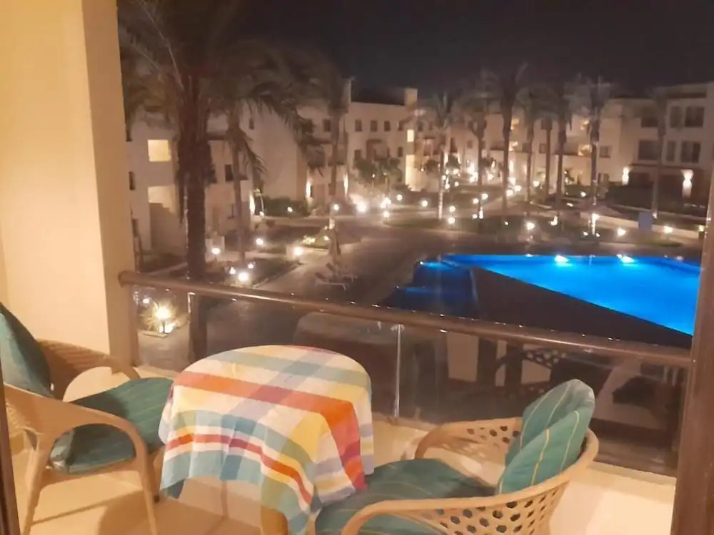 Chill at Salty Life, Pool & Balcony, Azha, Sokhna