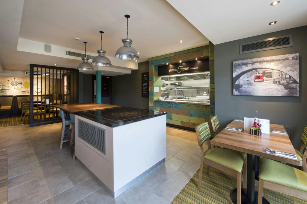 Premier Inn Newbury Town Centre South A339