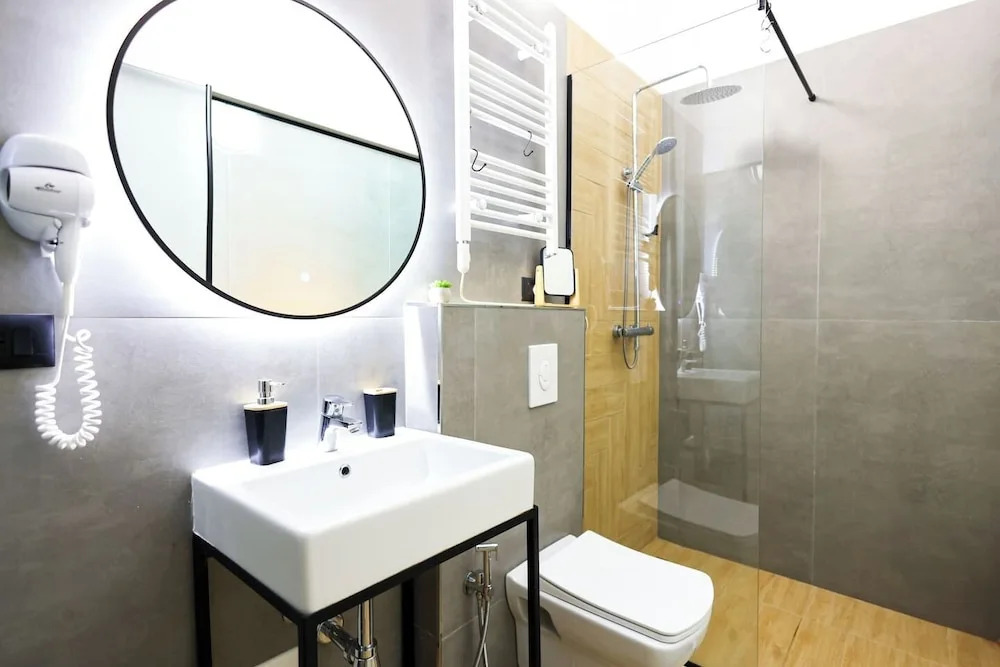 Grandstay Central 101