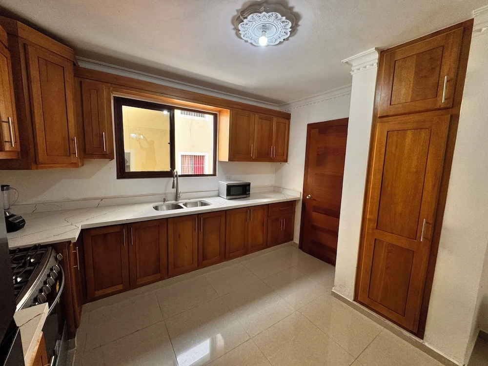 Enjoy Huge 4 Bedrooms, and 3 Bathrooms, 8 new Apartments