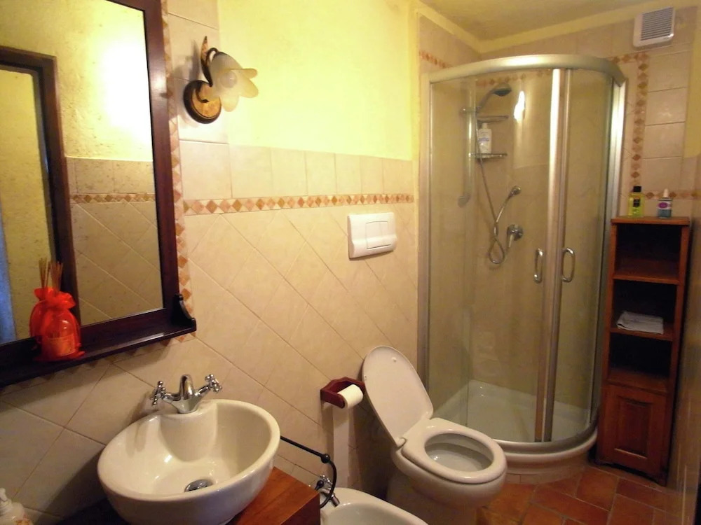 Impressive Villa in Cortona with Swimming Pool