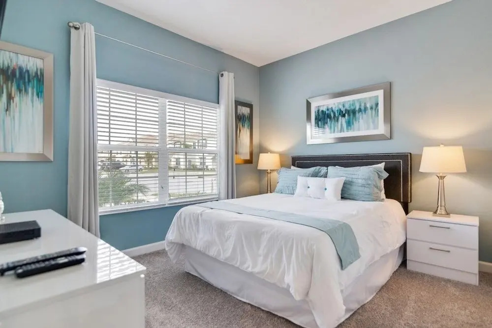5-Bed Th, Well Appointed & Sure To Please! 1551 Sd Townhouse
