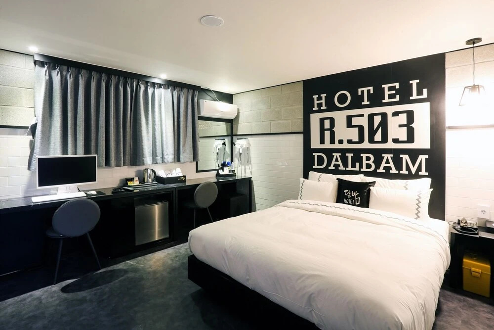 Seocheon Moonlight Night Hotel