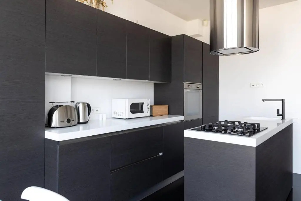 -30  NEW 2 BR Super Spacious Apt w/Terrace+views