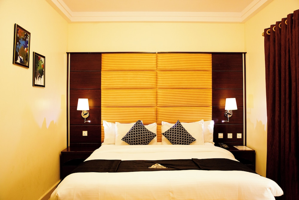 Pinnacle Castle Hotel Asaba