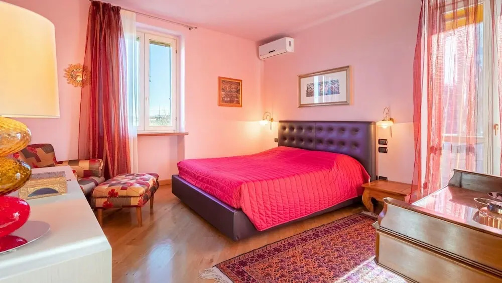 Uvaspina 8, Emma Villas