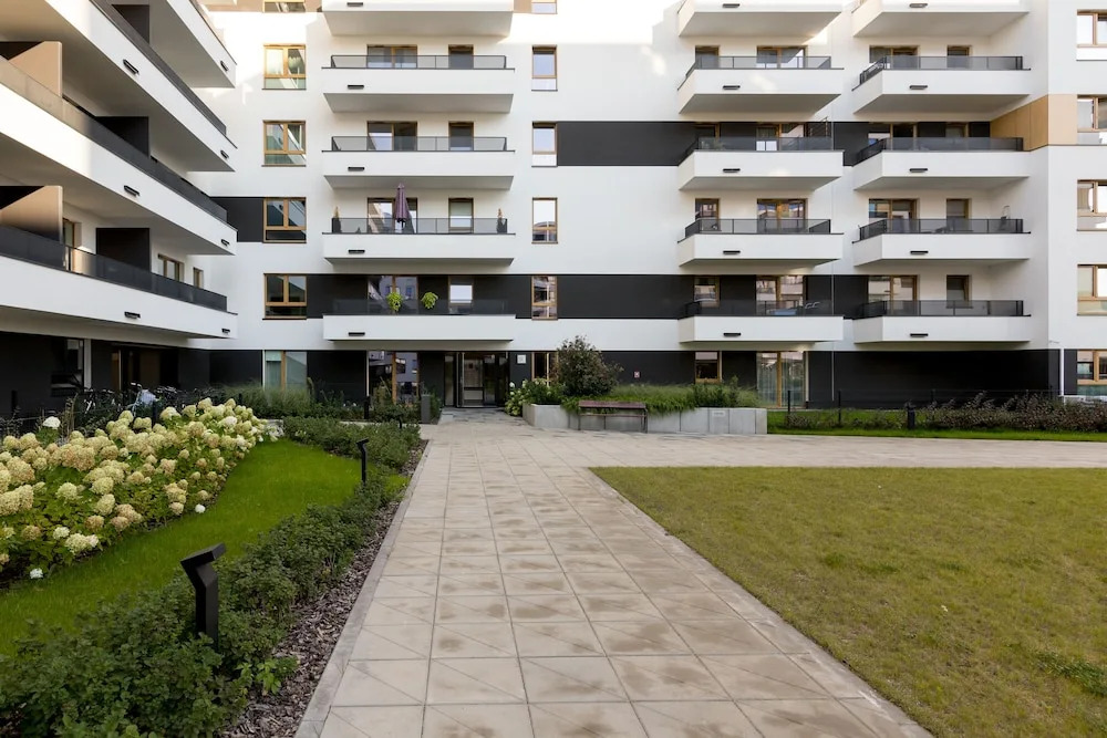 Warsaw Airport 3 Bedroom Apartment