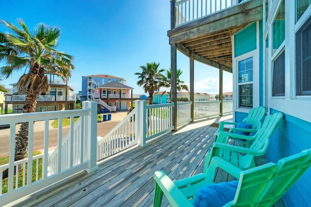 Sleeps 24 2 Homes w/ Beach Boardwalk Access & Deck Views Steps to the Beach