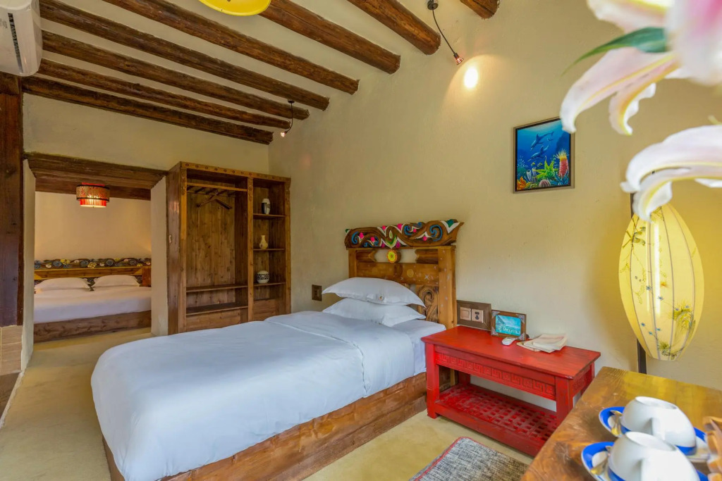Shangri-La E-Outfitting Boutique Hotel