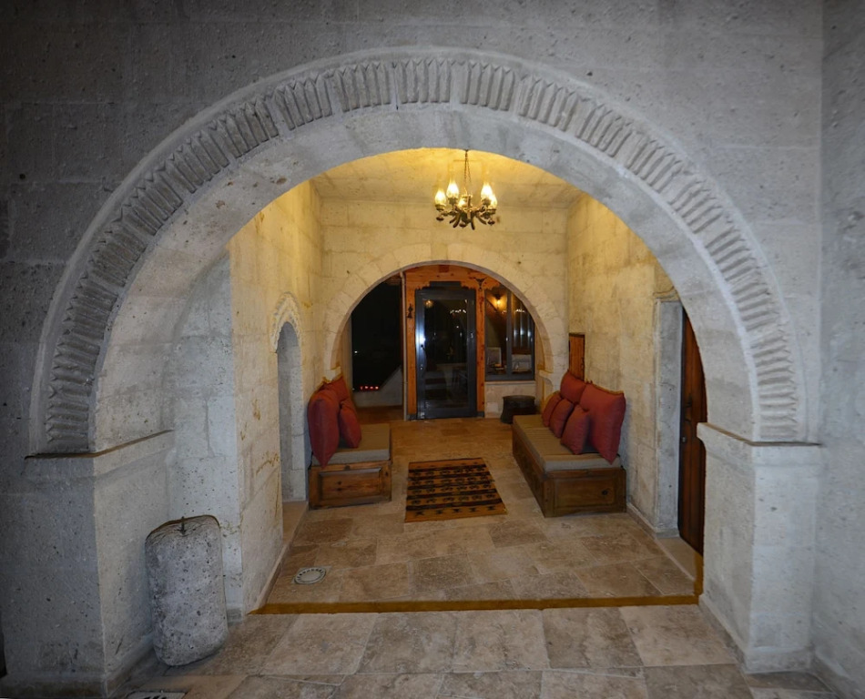 Apex Cave Hotel