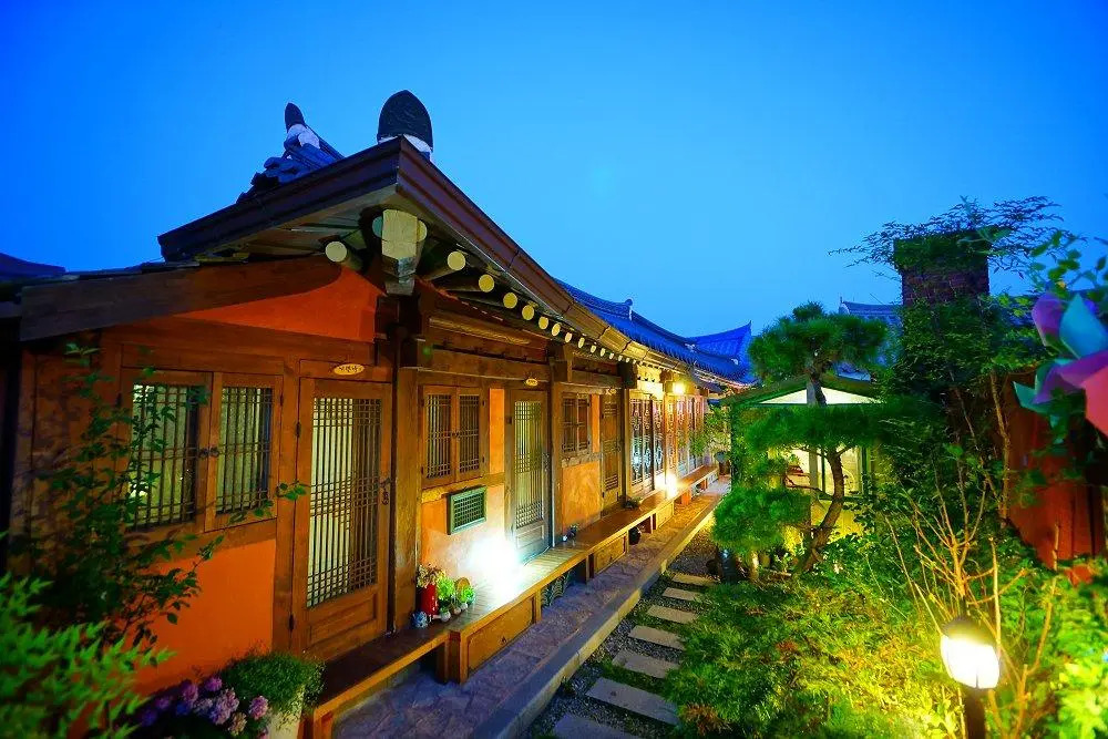 Jeonju Hanok Maeul Danjam Hanok