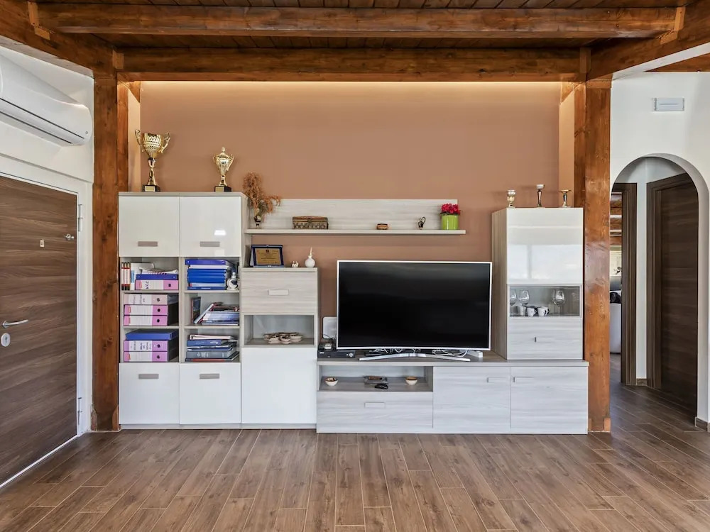 Engaging Apartment in Messina With Balcony