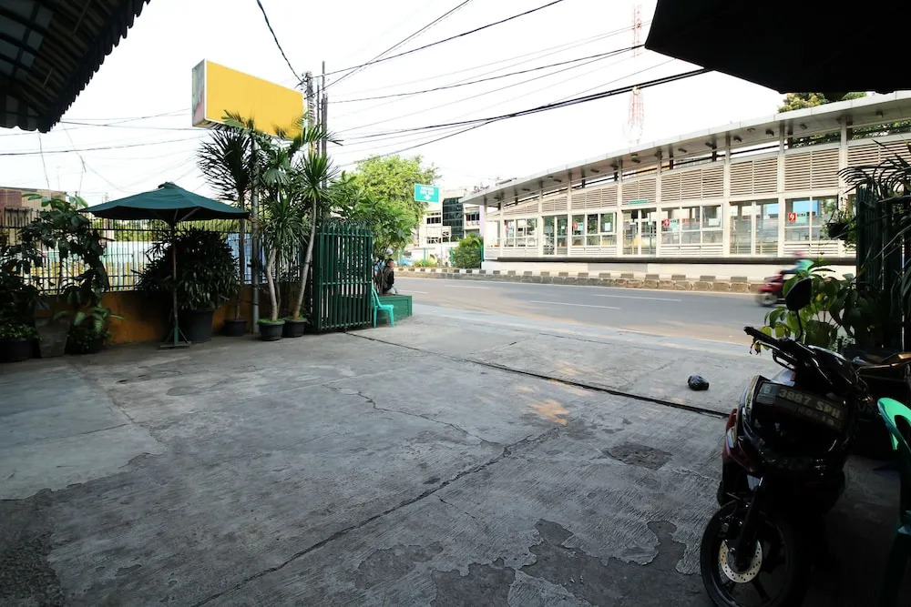 Airy Stasiun Jakarta Kota Mangga Dua Raya 24 Jakarta