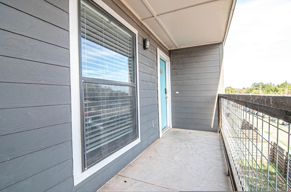 Midland Condo With Pool