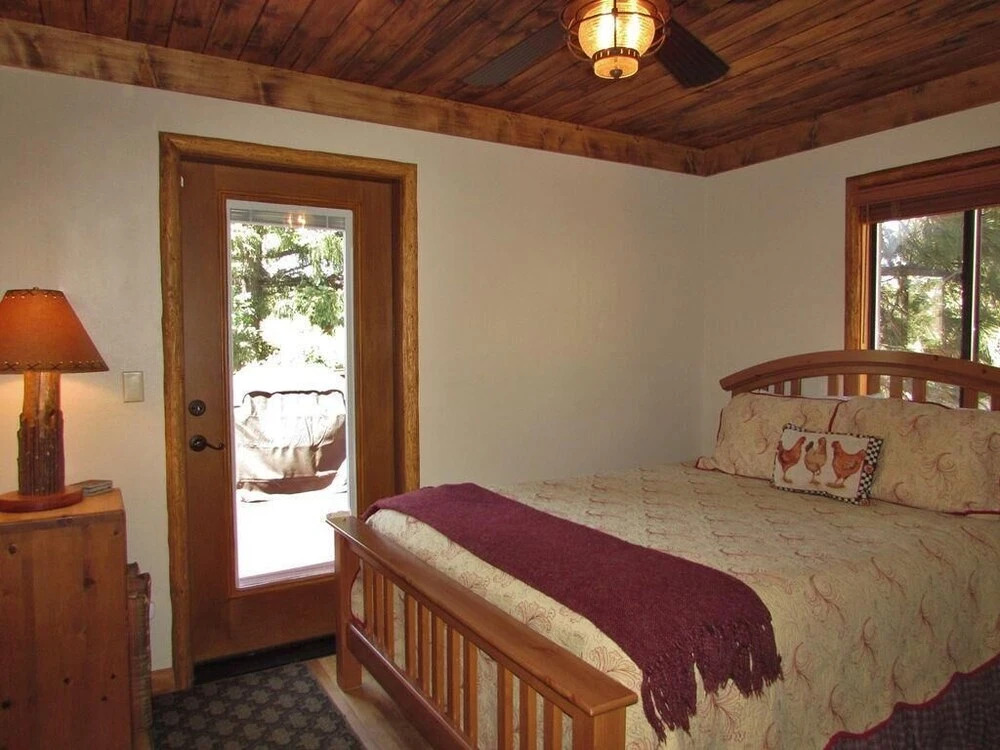 022 - Johan's Village Haus