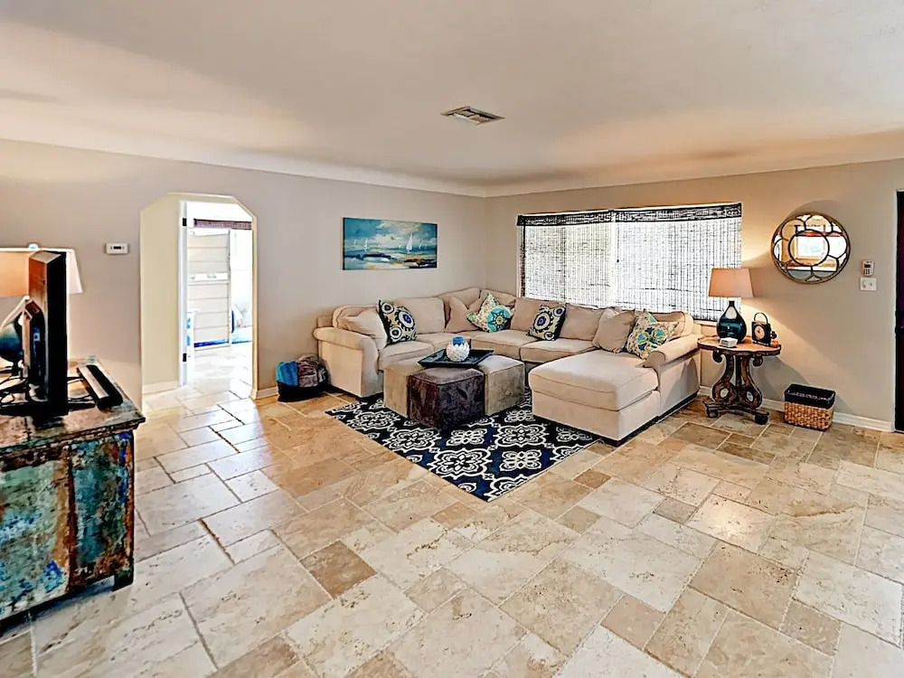 New Listing! Charming Getaway W/ Screened Pool 2 Bedroom Home