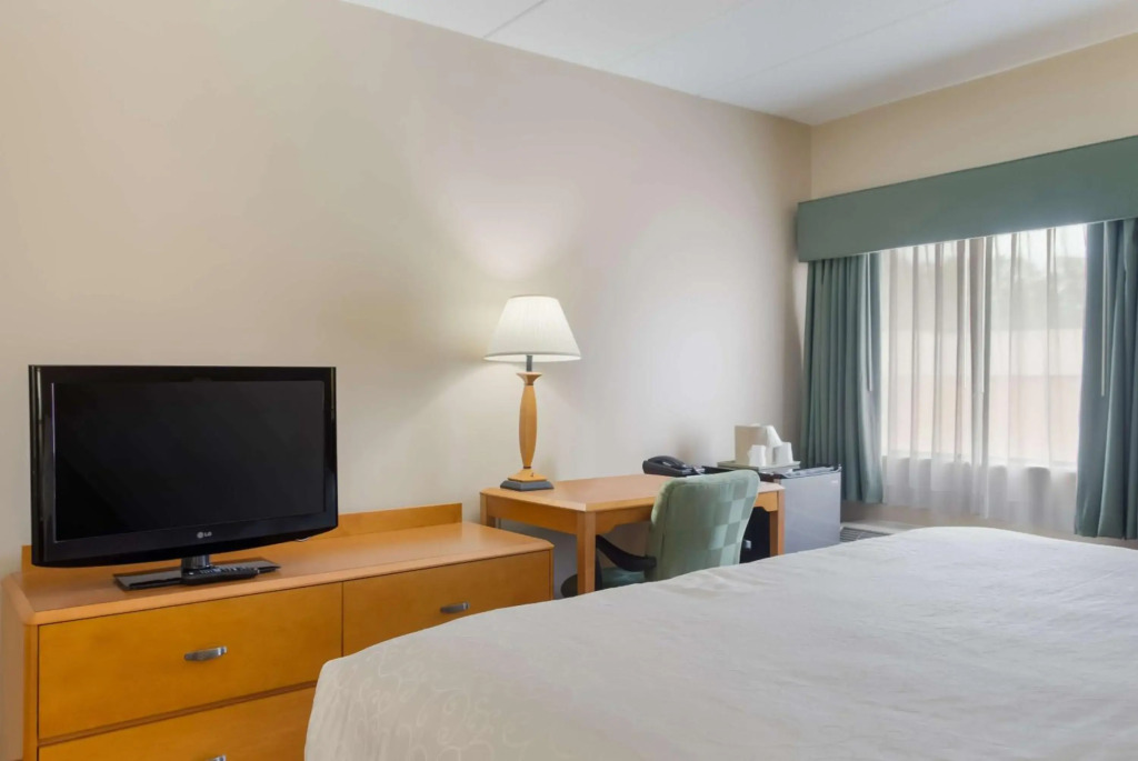 All Seasons Inn & Suites Smithfield Providence