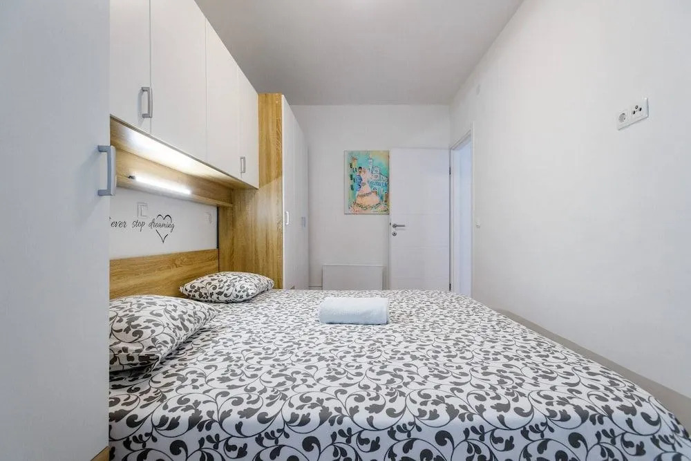 Sea view apartment Zara Luminosa