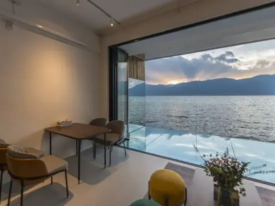 Wuxin Lake View Hostel
