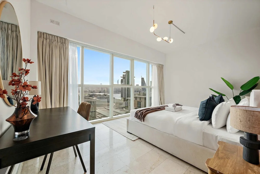 Silkhaus 3BR Maid Room in Marina Heights Tower