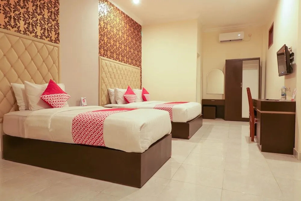OYO 1117 New Garuda Hotel