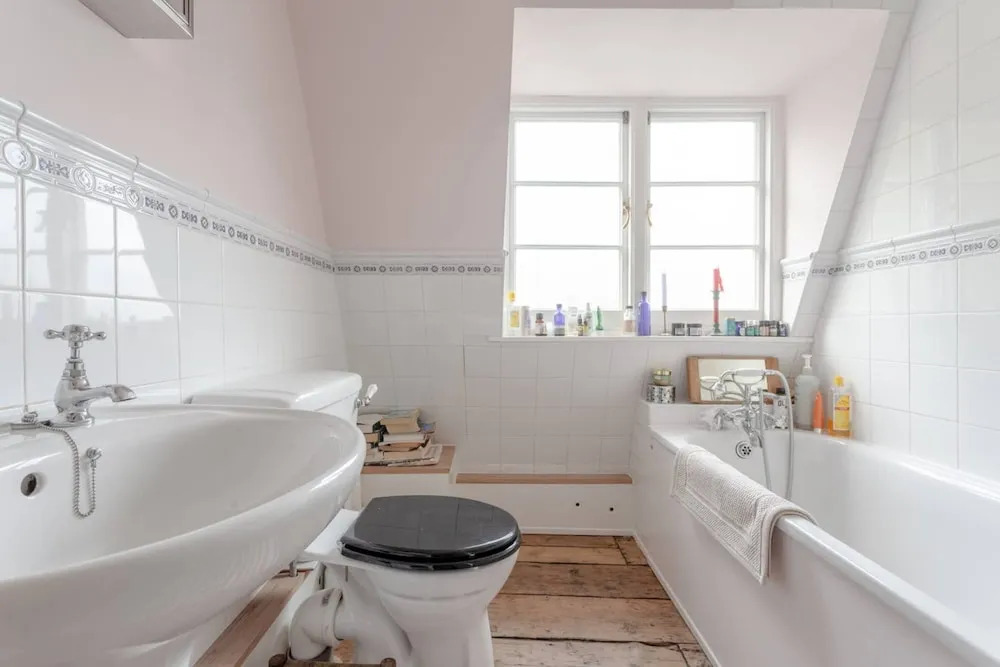 Spacious and Colourful 2 Bedroom Flat in Lambeth