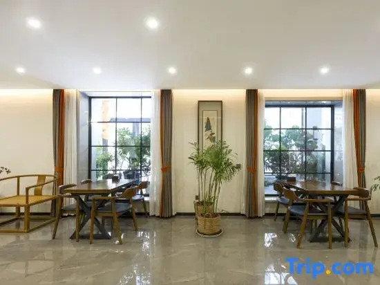 YinYi Hotel (East Ring Never Sleeps City Middle East Market Branch)