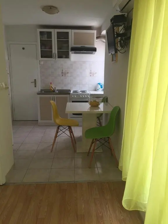Apartment Violet