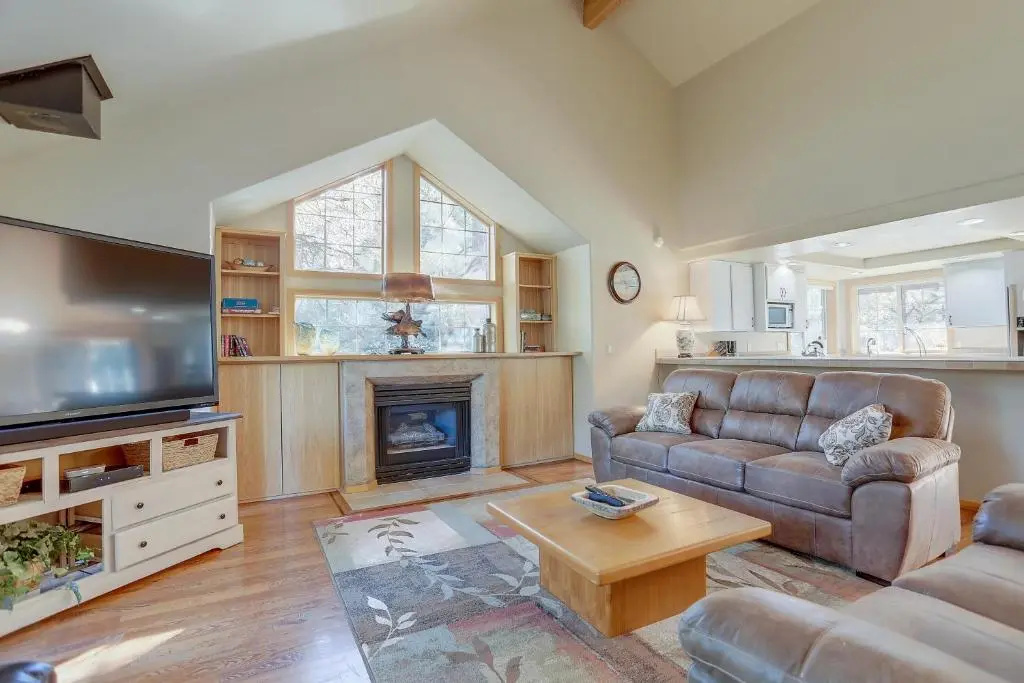 13 Ollalie-Great Yard-3BR/3BA