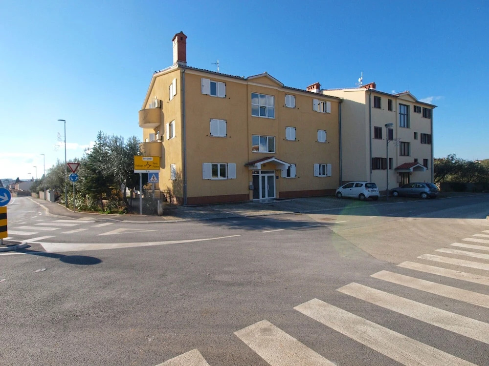 Apartment 1782