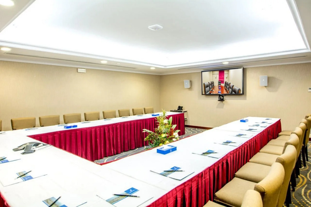 Millennium Al Aqeeq Hotel