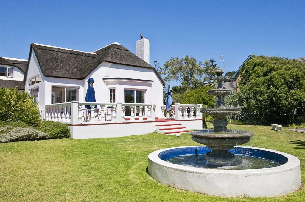 Lagoon Lodge