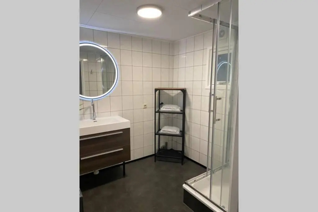 Modern rustgevend chalet in Putten 131