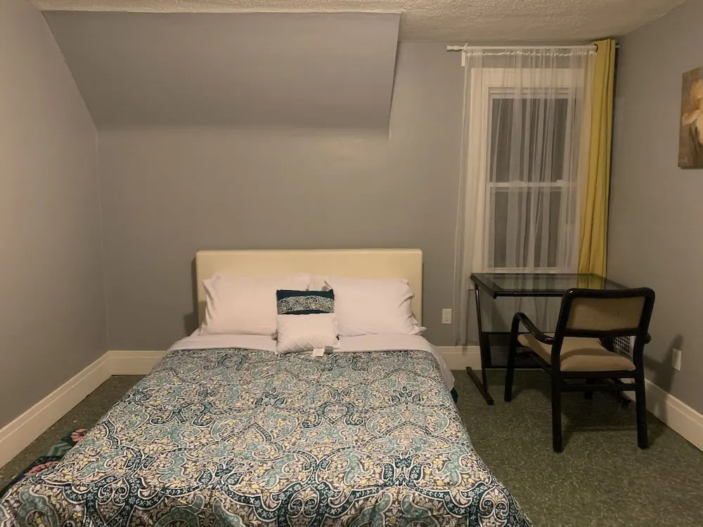 Pontiac Guest House