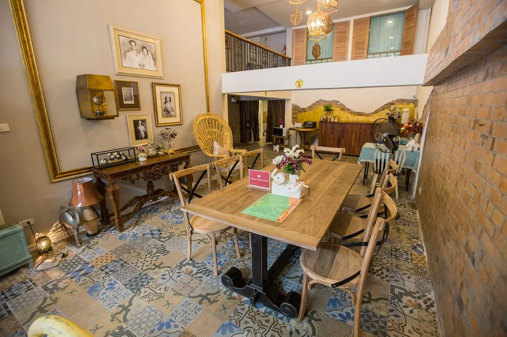 ZEN Rooms Manee Nopparat Soi 1
