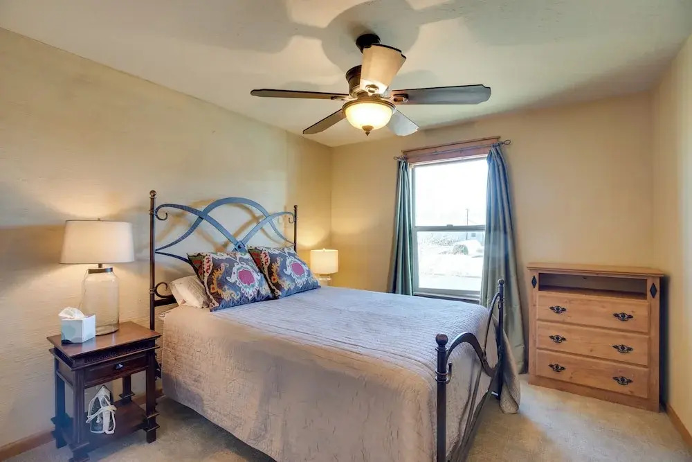 3 Blocks to Main St: Cozy Gunnison Retreat!