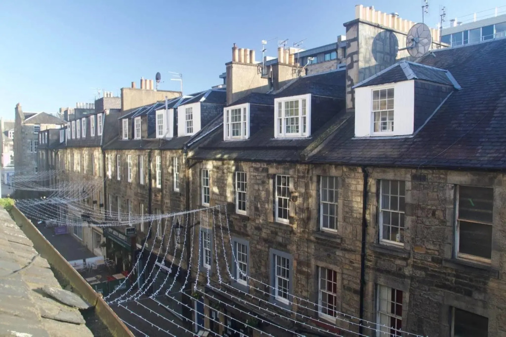 Perfect Location - Stylish 2bd Rose St Apartment