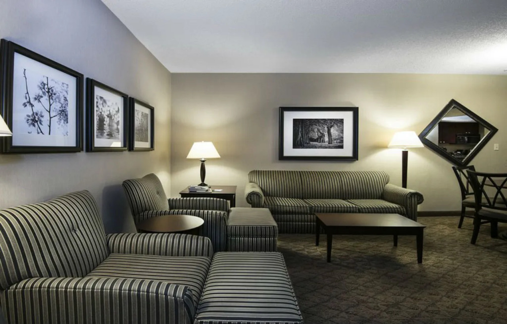 Holiday Inn Springdale-Fayetteville Area by IHG