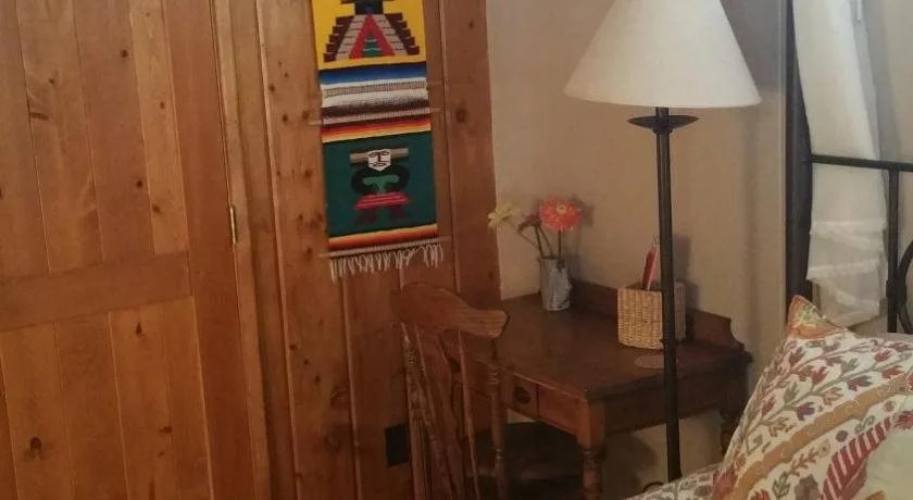 Sam Hughes Inn Bed & Breakfast