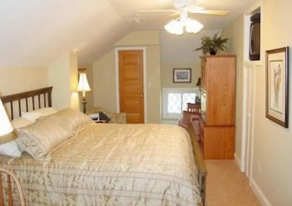 Olde Staunton Inn