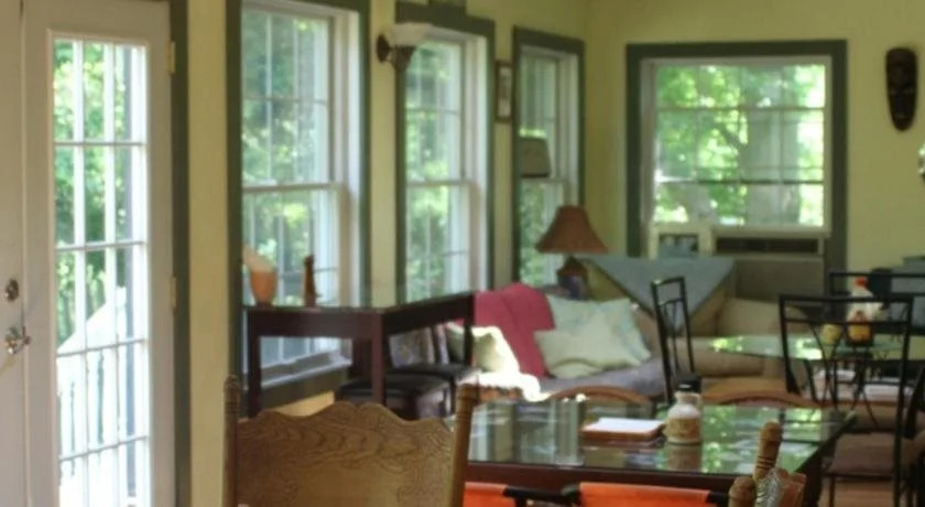 The Hayden Creek Inn