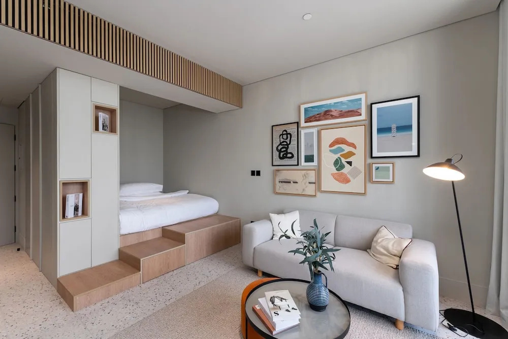 Sleek Business Bay Studio Burj View Balcony