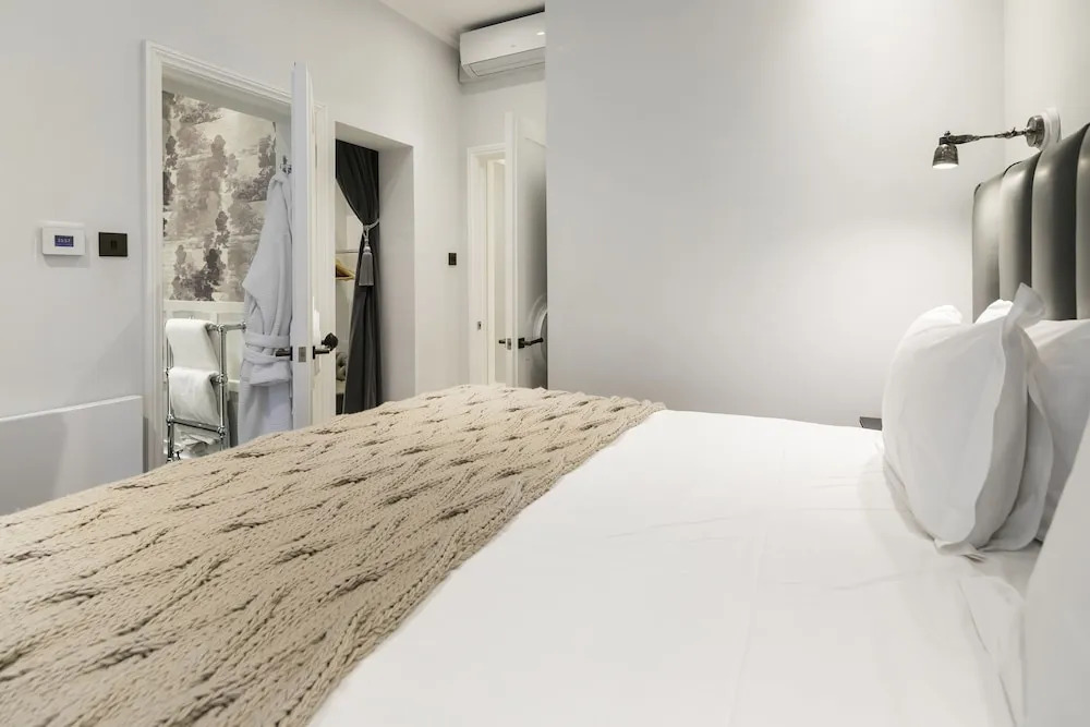 Luxurious Mayfair Home by Hyde Park