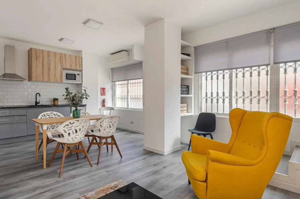 BNBHolder Calm Duplex RETIRO FREE PARKING