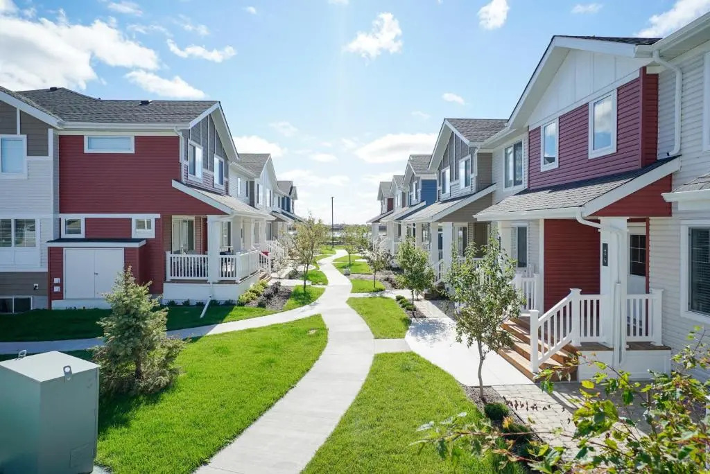 Modern and Comfortable Townhouse in South Winnipeg