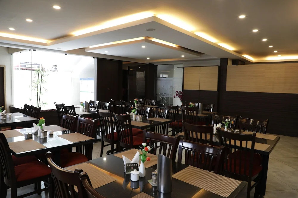 Hotel Raj Residency
