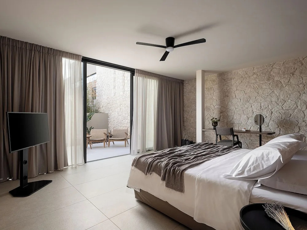 Pnoe Villas - Seafront Experience