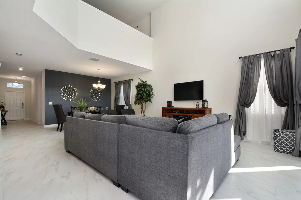 Modern 5 bedroom home in Champions Gate