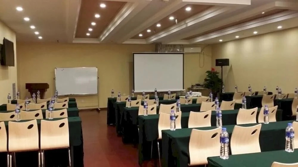 Lantuo Business Hotel