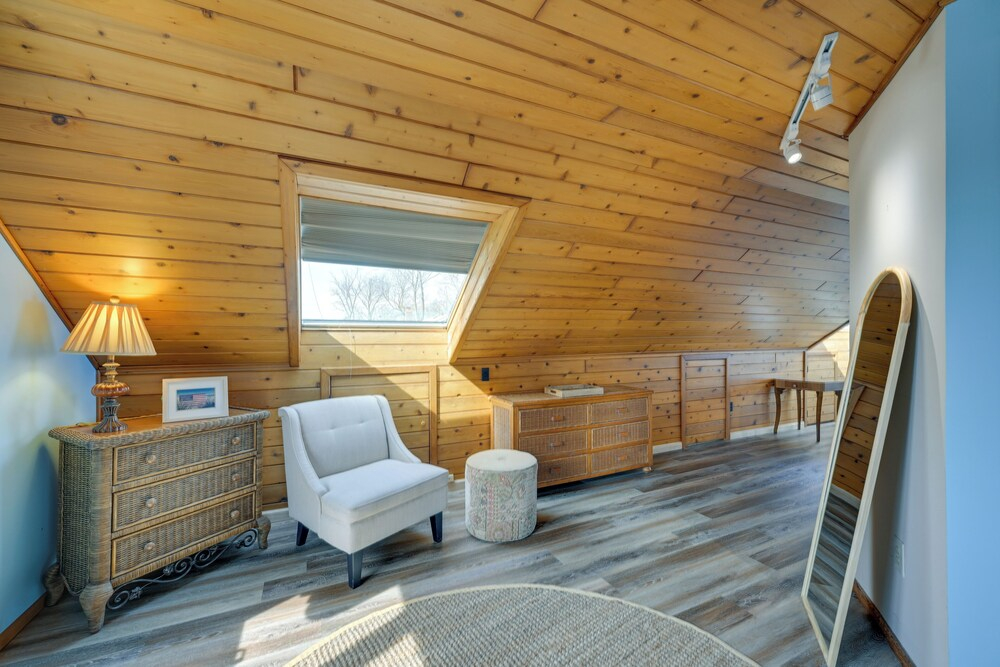Amazing Rocky Point Retreat Overlooking the Sound!